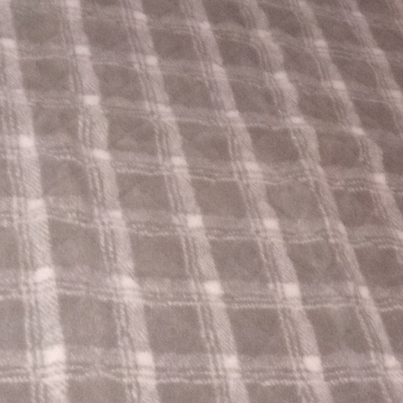 L.L. Bean Quilted Dog Blanket in Cream and Tan - Picture 7 of 8